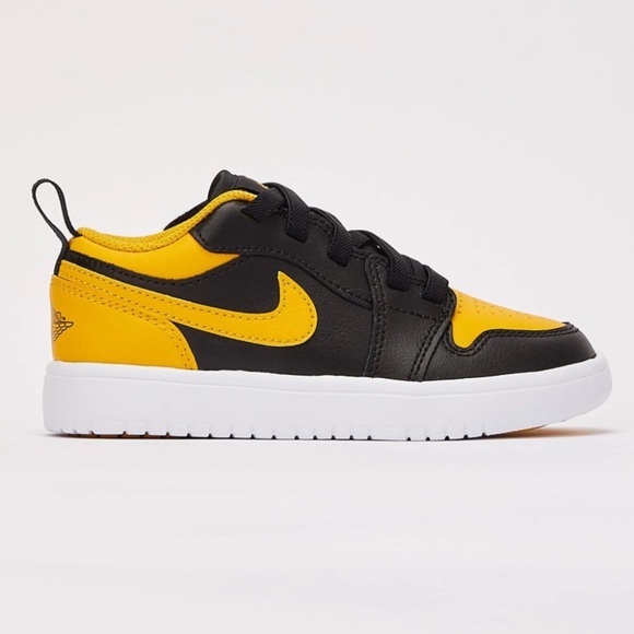 Jordan 1
Low
Yellow Ochre 
PS ALT
Brand new - Picture 1 of 5